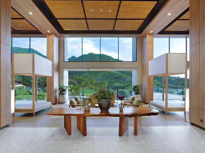 Grand ASTON Puncak Hotel&Resort Ciseureuh Exterior foto