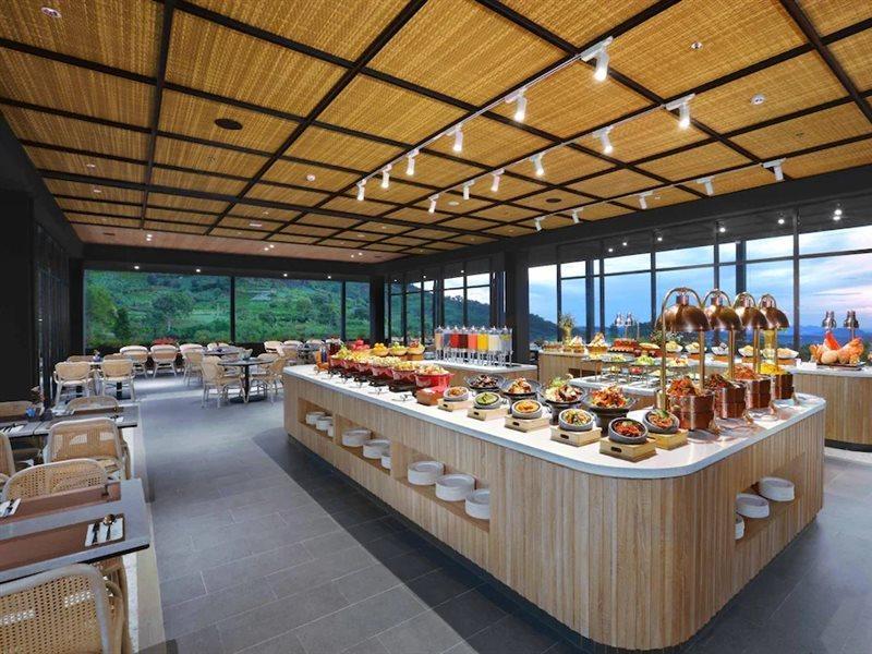 Grand ASTON Puncak Hotel&Resort Ciseureuh Exterior foto