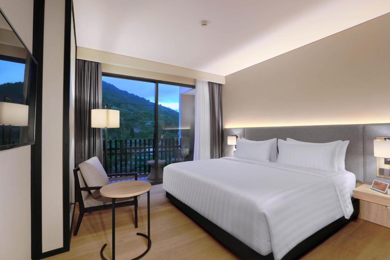 Grand ASTON Puncak Hotel&Resort Ciseureuh Exterior foto