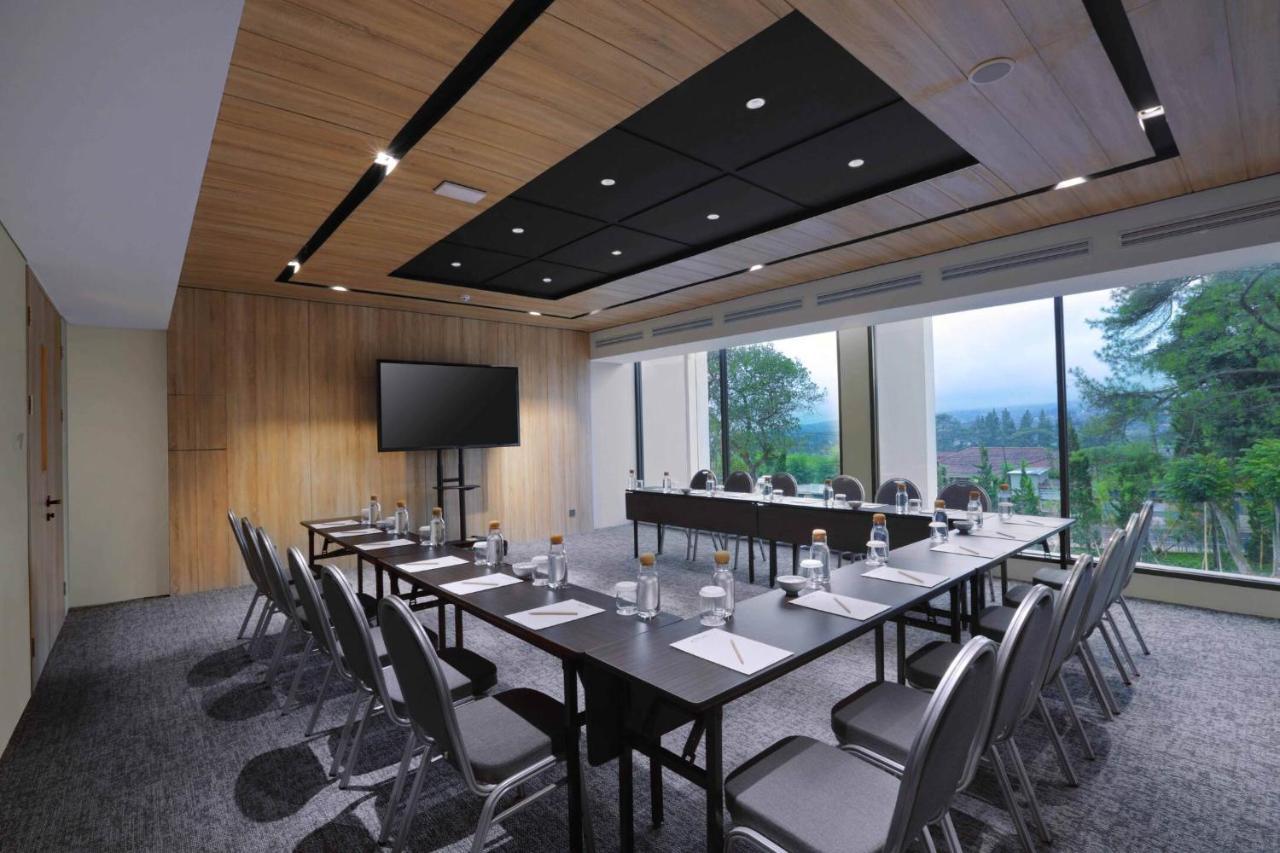 Grand ASTON Puncak Hotel&Resort Ciseureuh Exterior foto