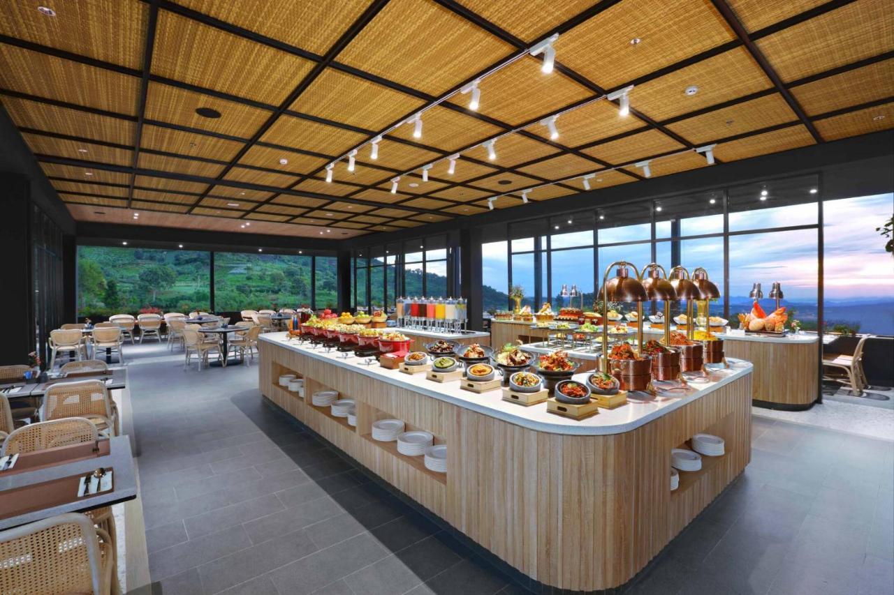 Grand ASTON Puncak Hotel&Resort Ciseureuh Exterior foto