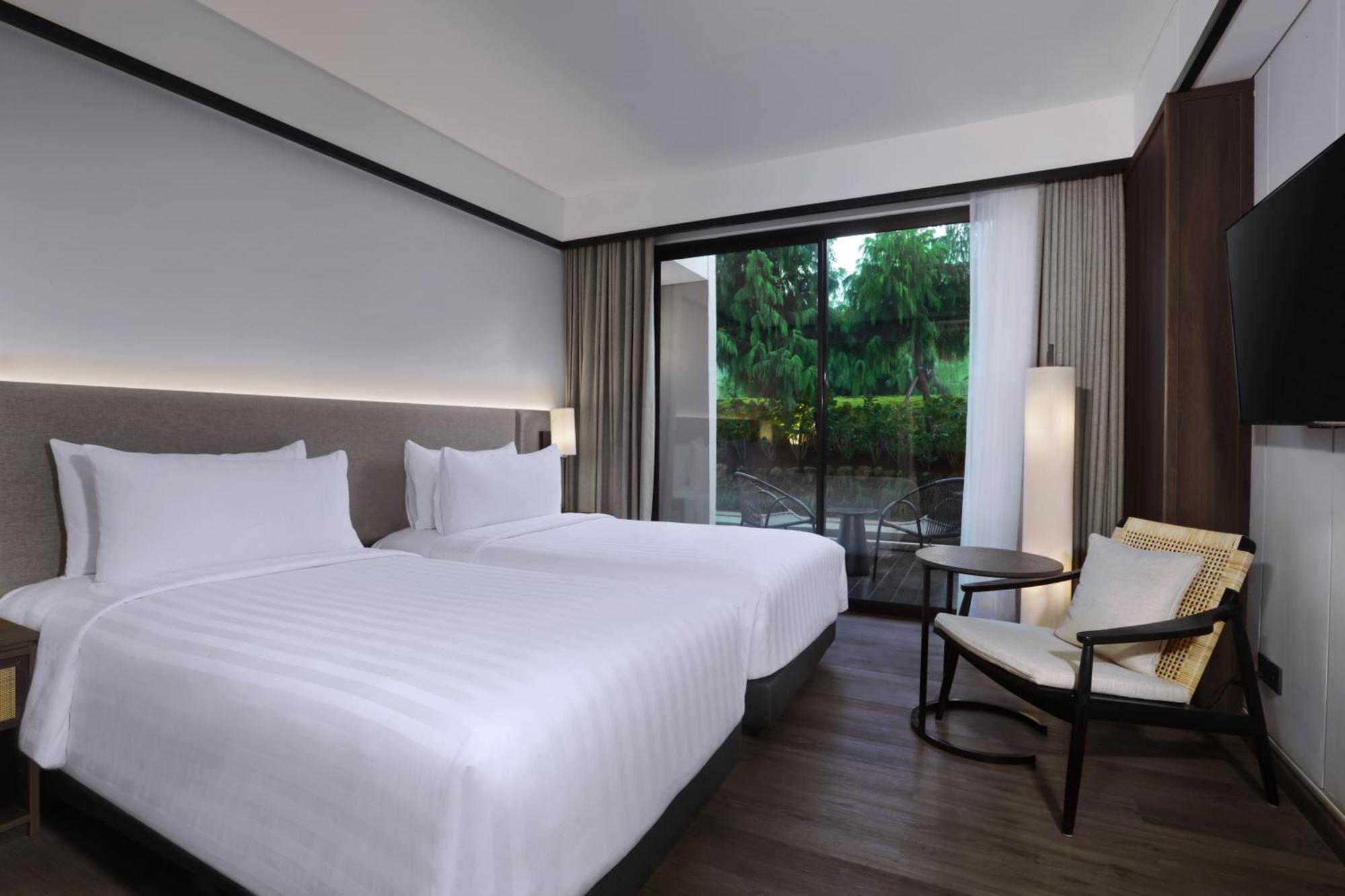 Grand ASTON Puncak Hotel&Resort Ciseureuh Exterior foto
