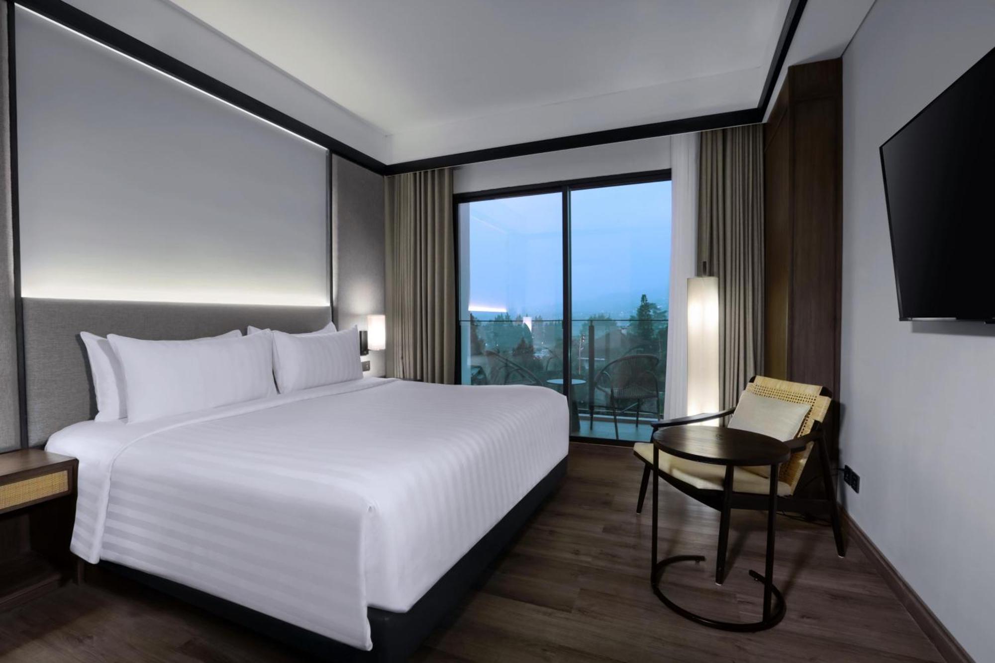 Grand ASTON Puncak Hotel&Resort Ciseureuh Exterior foto