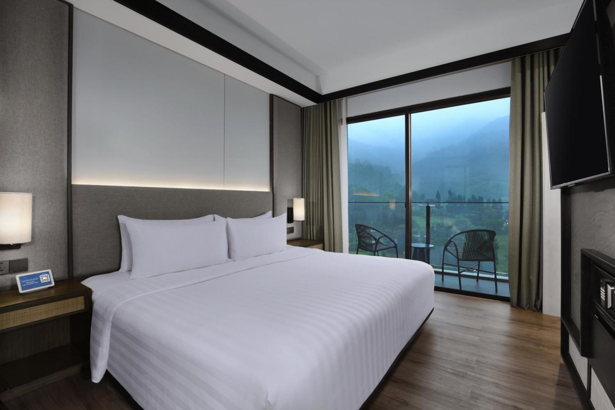 Grand ASTON Puncak Hotel&Resort Ciseureuh Exterior foto