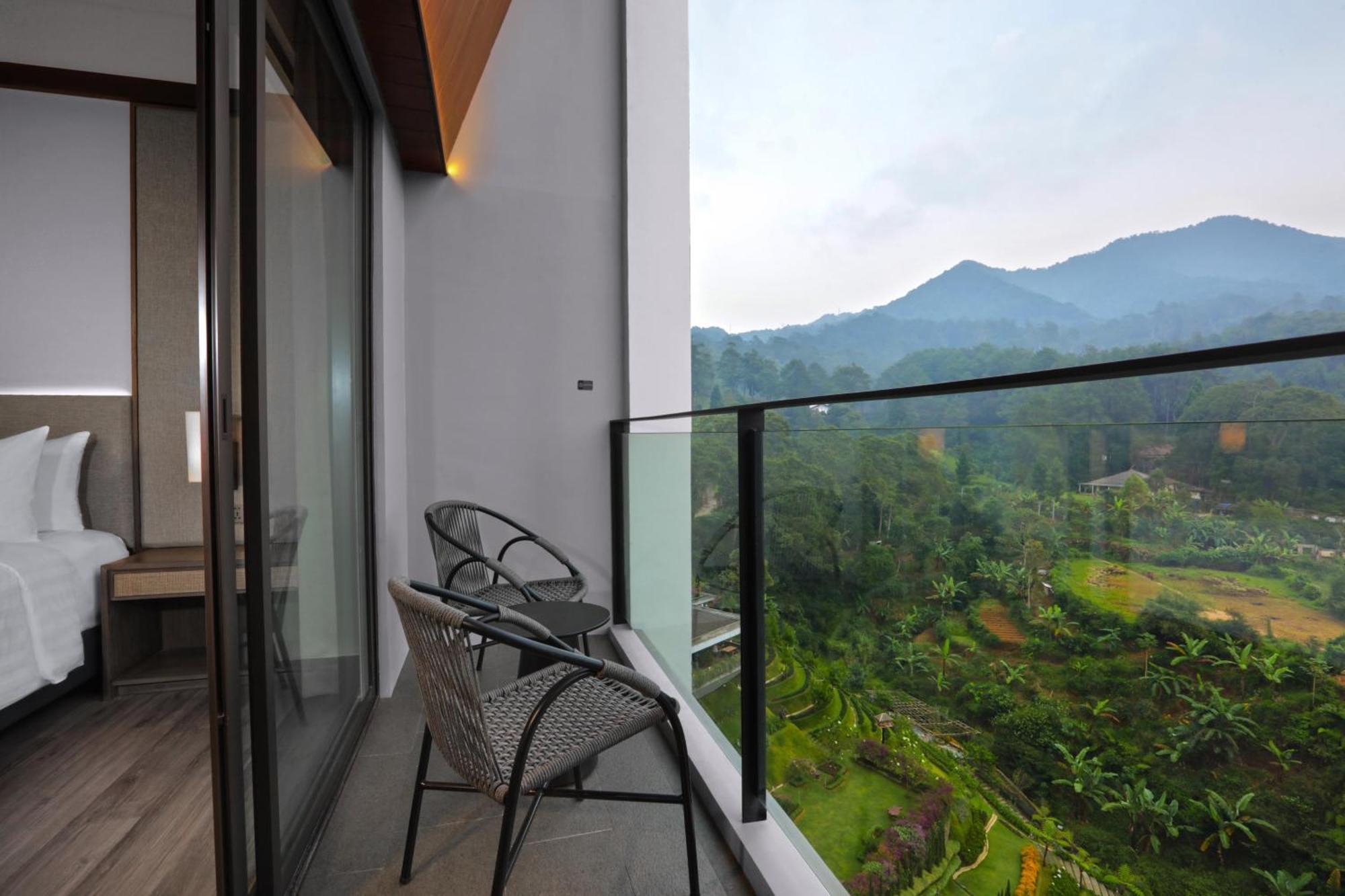 Grand ASTON Puncak Hotel&Resort Ciseureuh Exterior foto