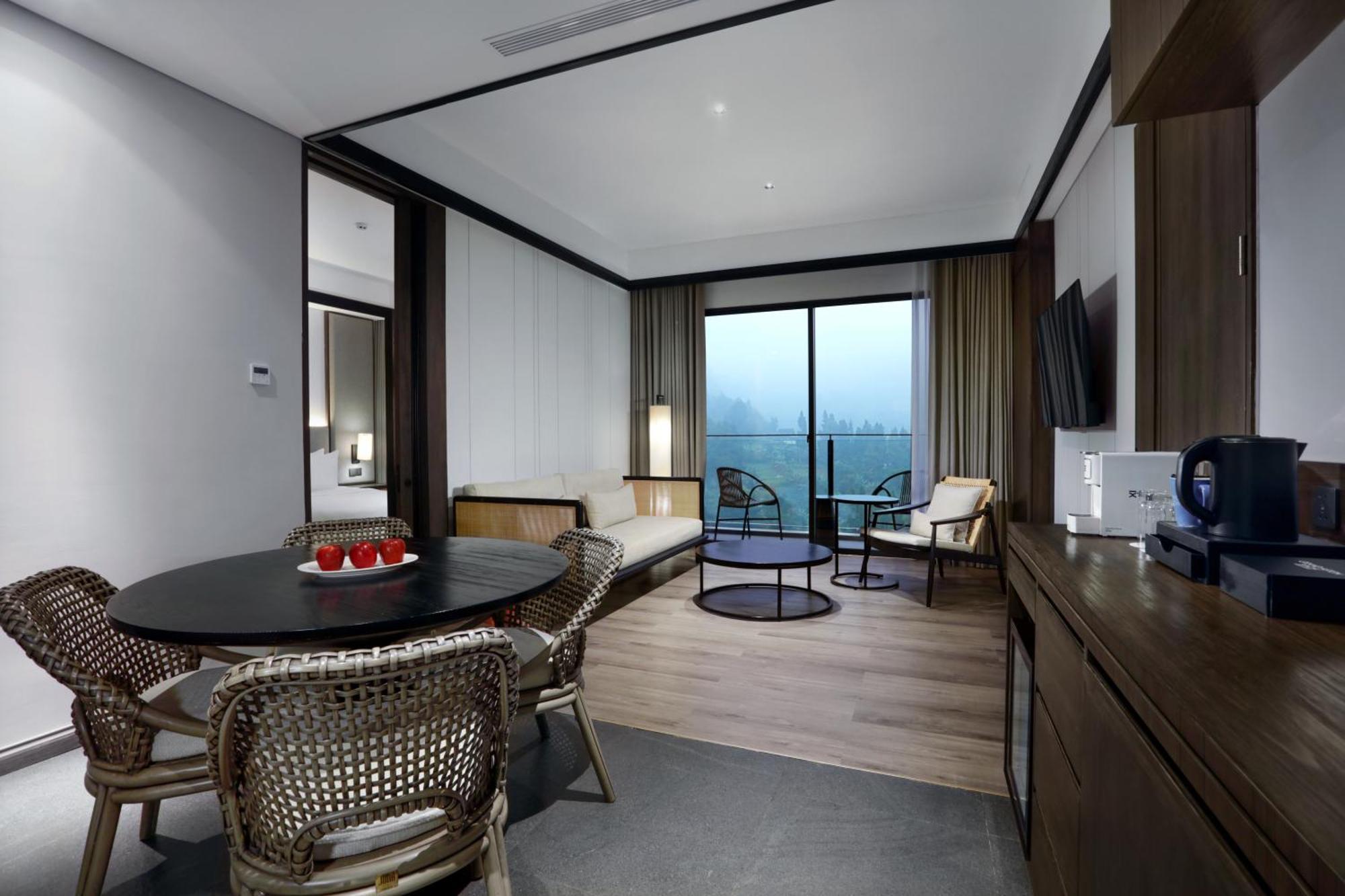 Grand ASTON Puncak Hotel&Resort Ciseureuh Exterior foto