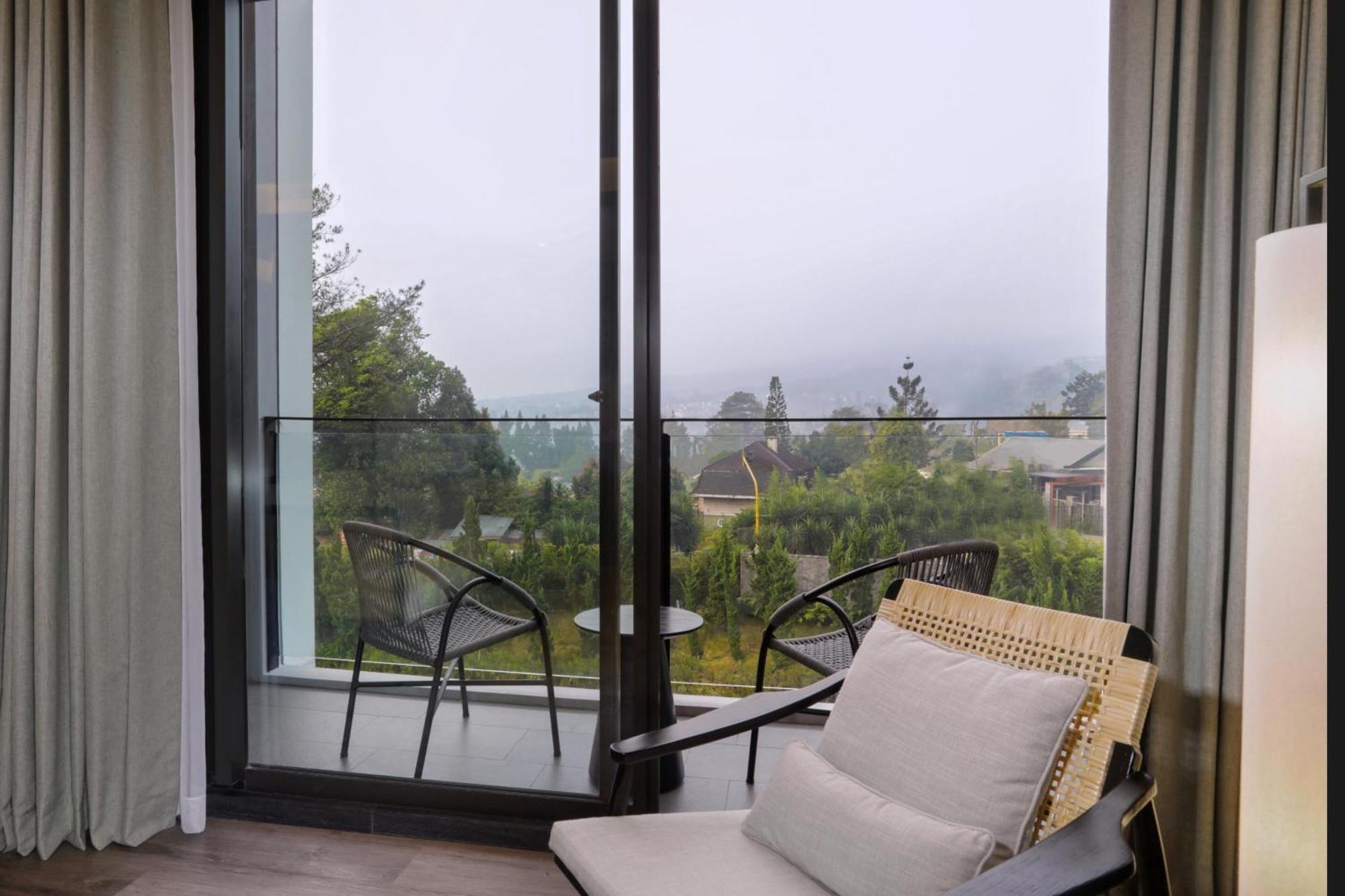 Grand ASTON Puncak Hotel&Resort Ciseureuh Exterior foto