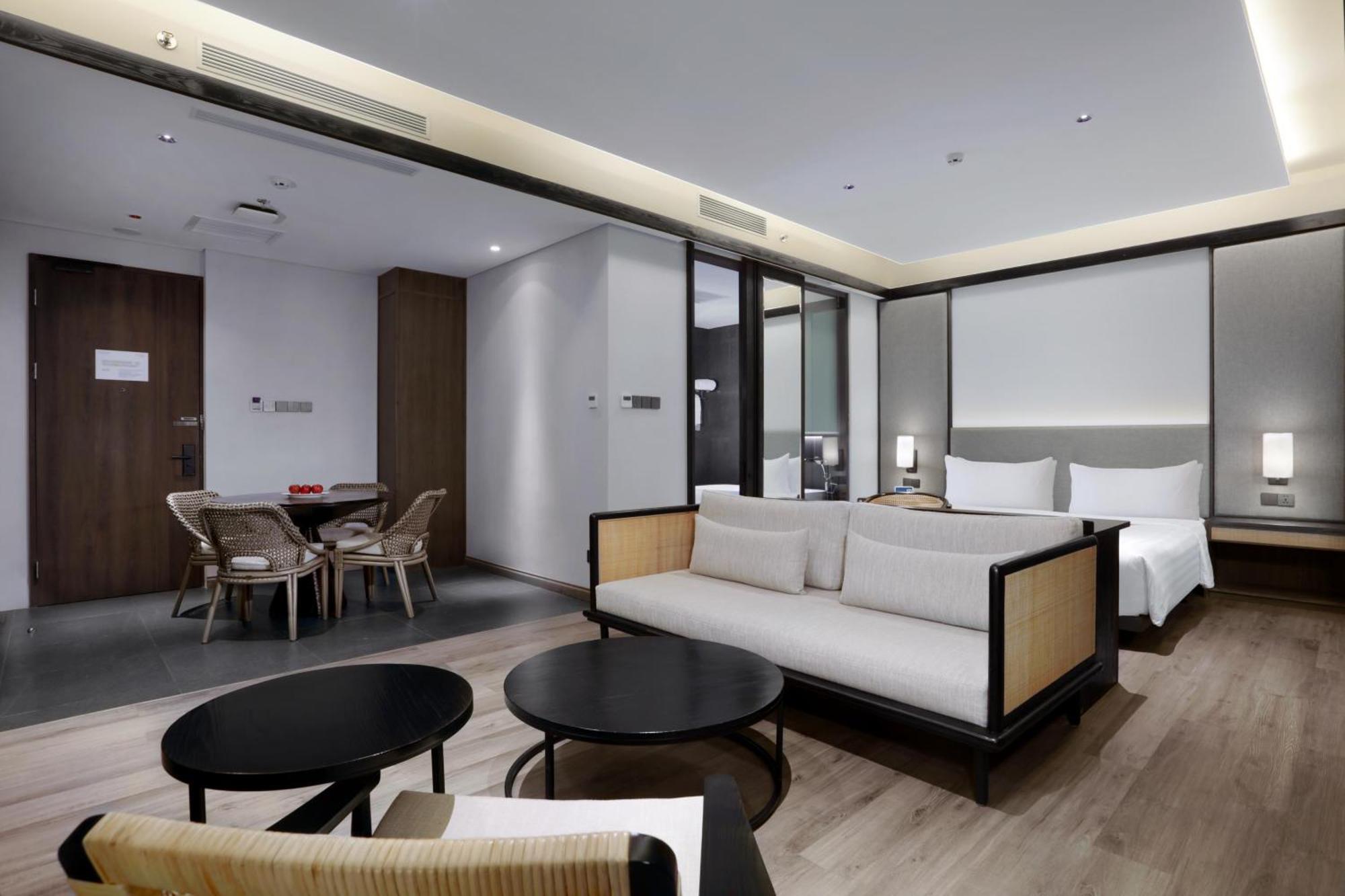 Grand ASTON Puncak Hotel&Resort Ciseureuh Exterior foto
